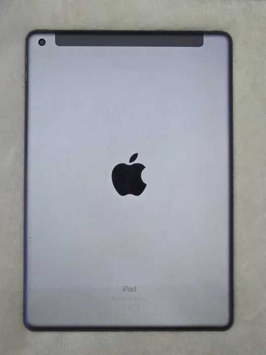 Tablet Apple iPad (8th Gen) Cellular 3 GB / 32 GB + 4 etui