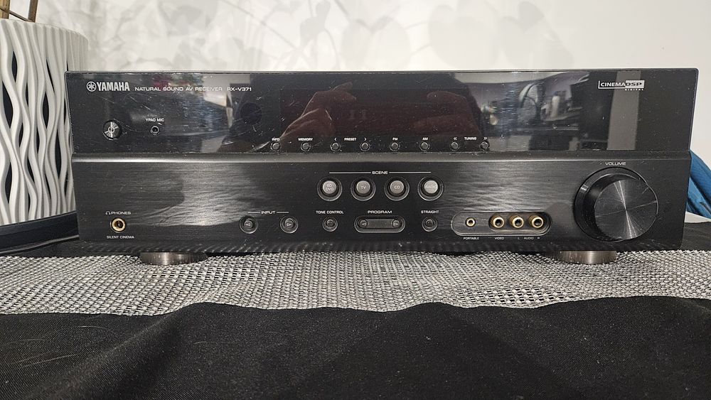 Amplituner YAMAHA rxv 371