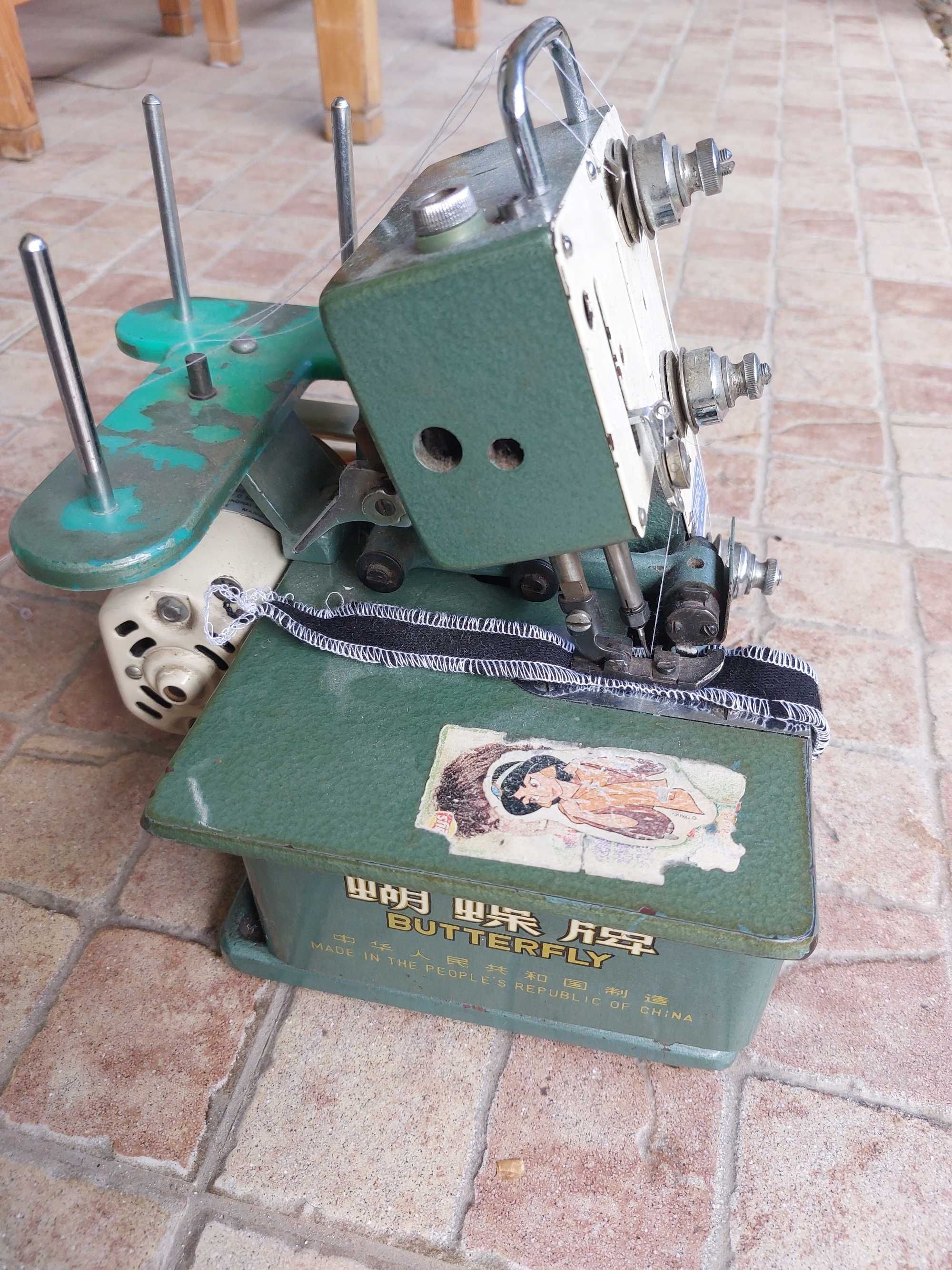 Maszyna do szycia Overlock 3 nitkowa Butterfly