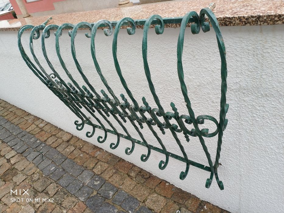 Grades exterior em ferro