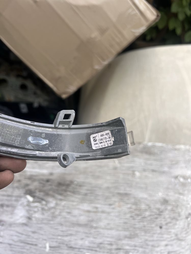 Поворотник зеркала правый bmw f20 f30 рестайлинг