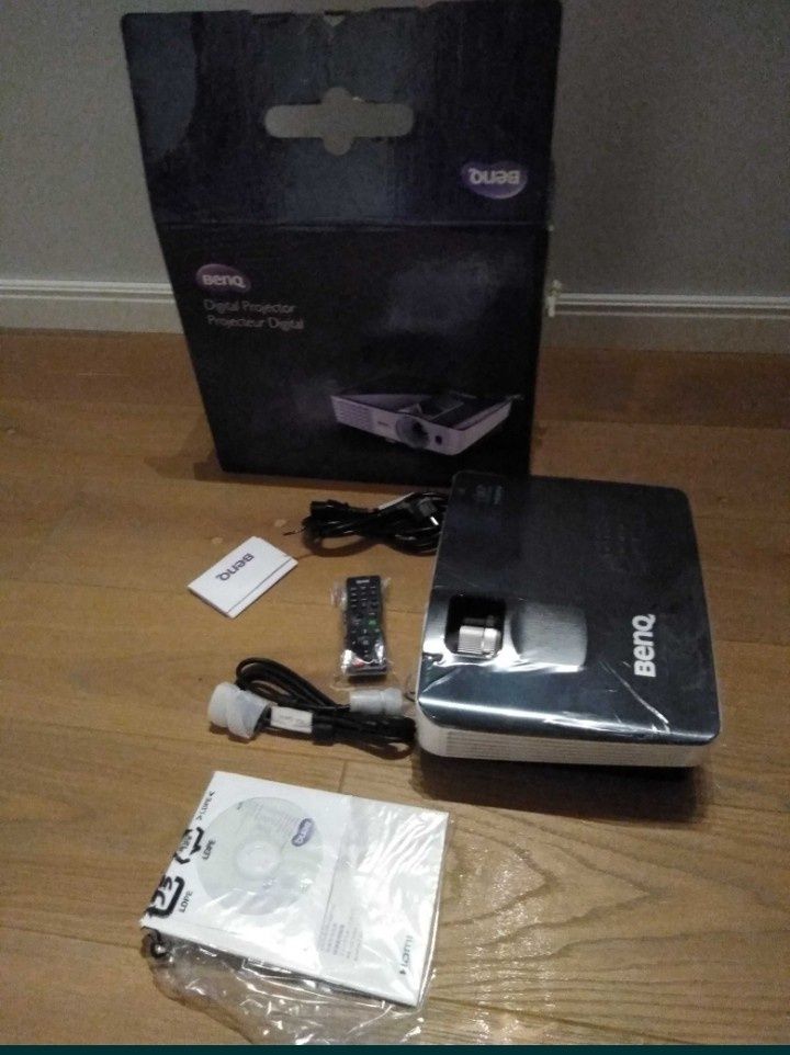 NOWY Projektor BenQ TH 68+DLP 1080p Sprzedam!
