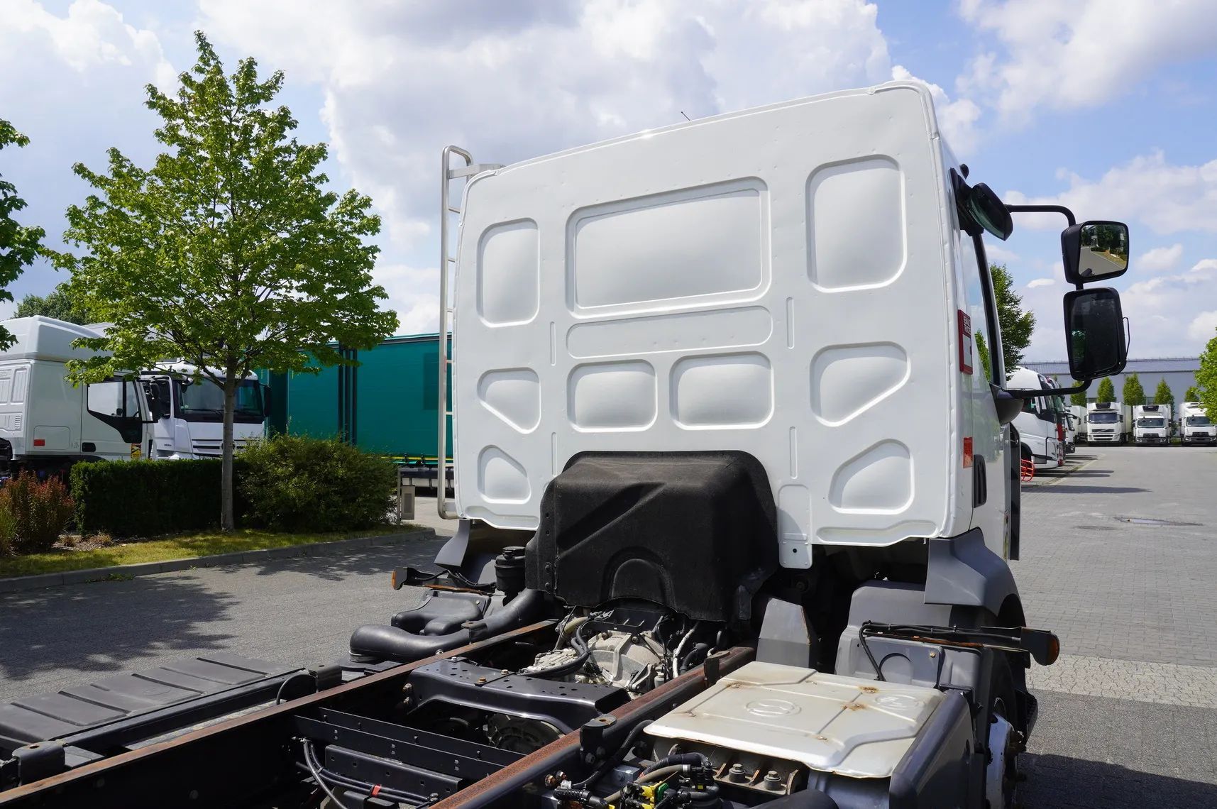 Renault D16 / Rama pod zabudowę 7,5 m / Blokada mostu / 170 tys. km  Renault D16 / Rama 7,5 m / Blokada mostu / 170 tys. km_233806