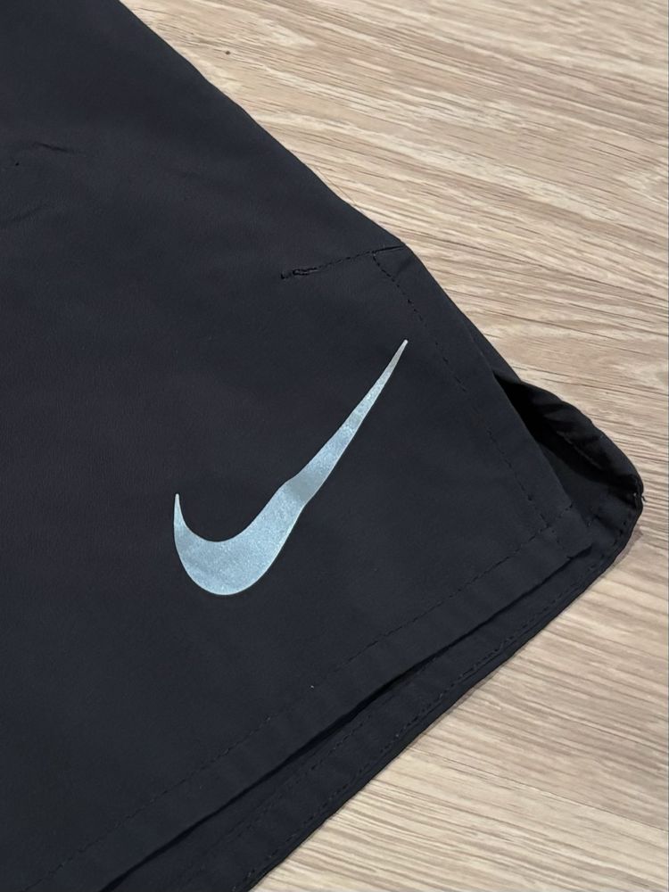 Шорти nike на dri fit, розмір l
