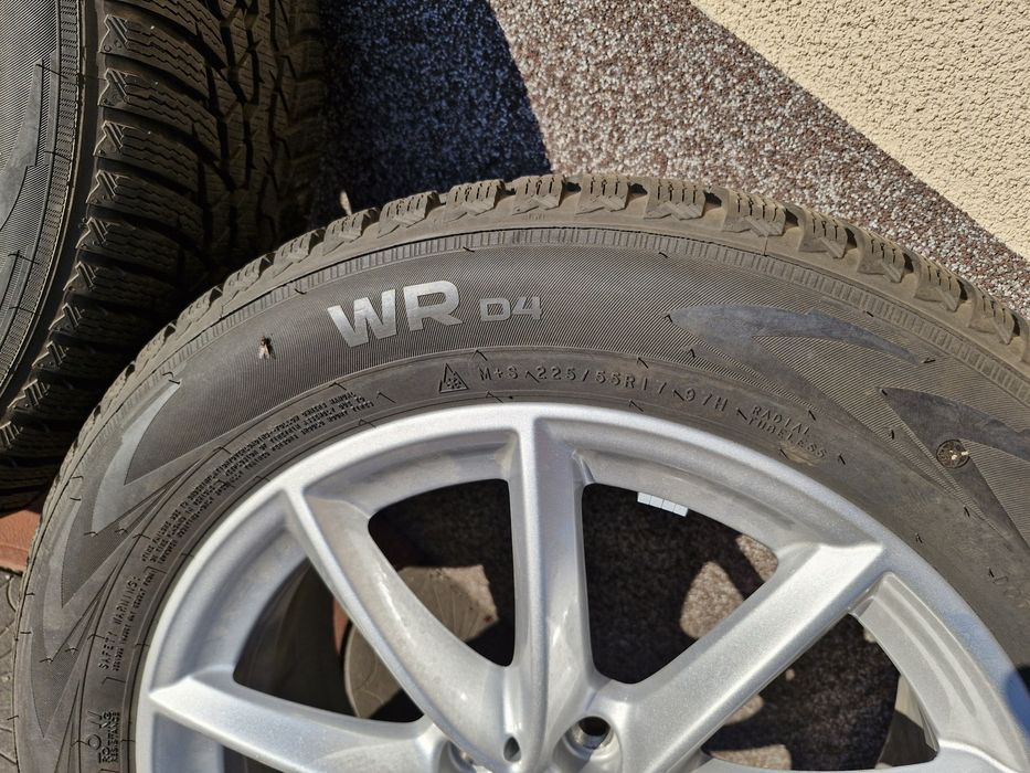 Koła BMW aluminiowe, opony zimowe NOKIAN 225/55 R17 po jednym sezonie
