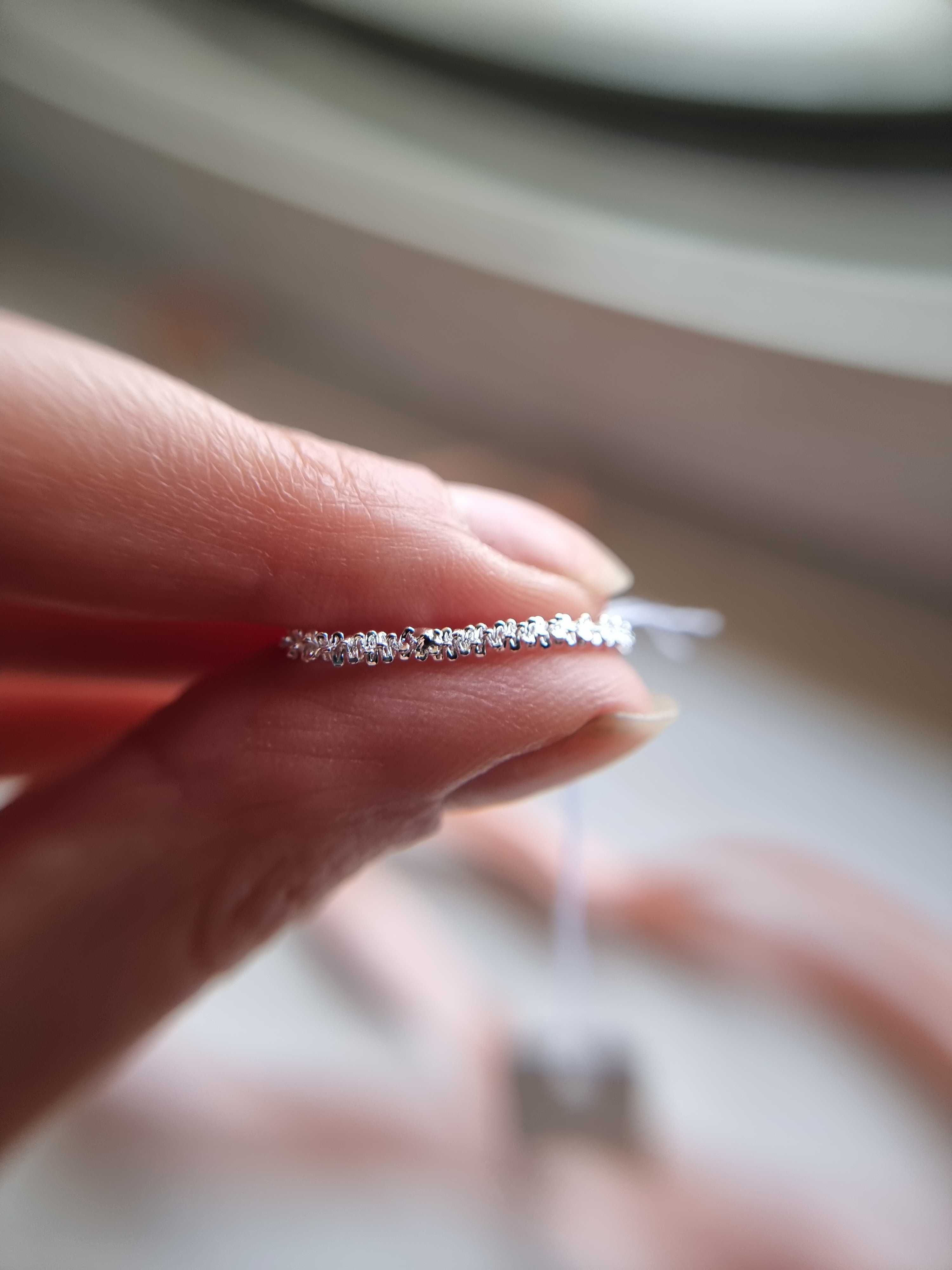 Pierścionek pierścień srebrny srebro 925 mieniący elastyczny delikatny