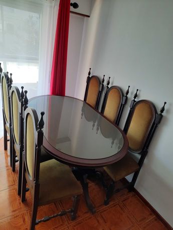 Mesa de Jantar com 6 cadeiras (Madeira)