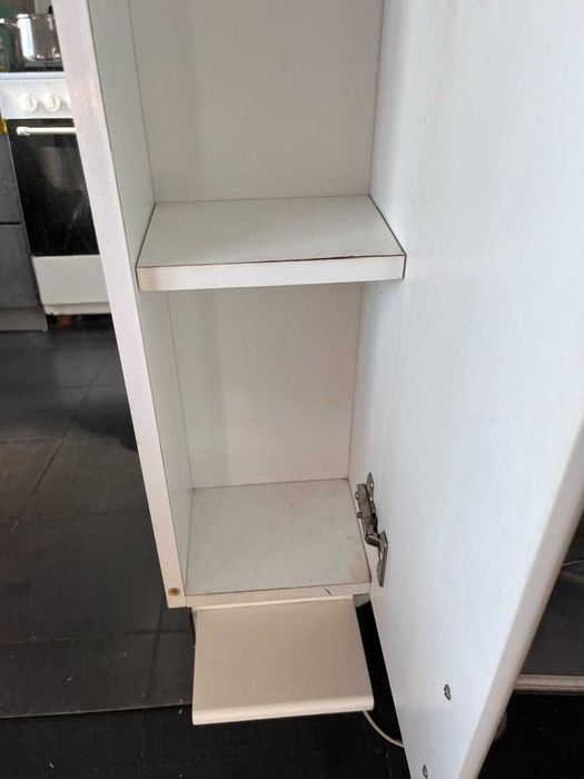 Дзеркальна шафа з підсвічуванням з вимикачем та розеткою