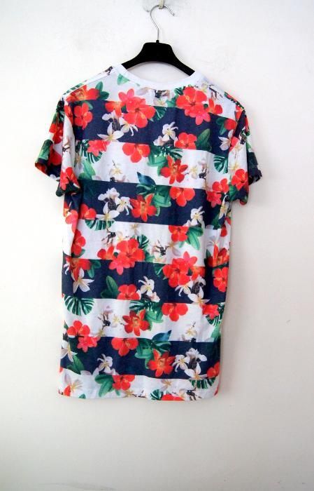 bialo czarna hawajska bluzka 69 FRISCO w hawajskie kwiaty t-shirt S M