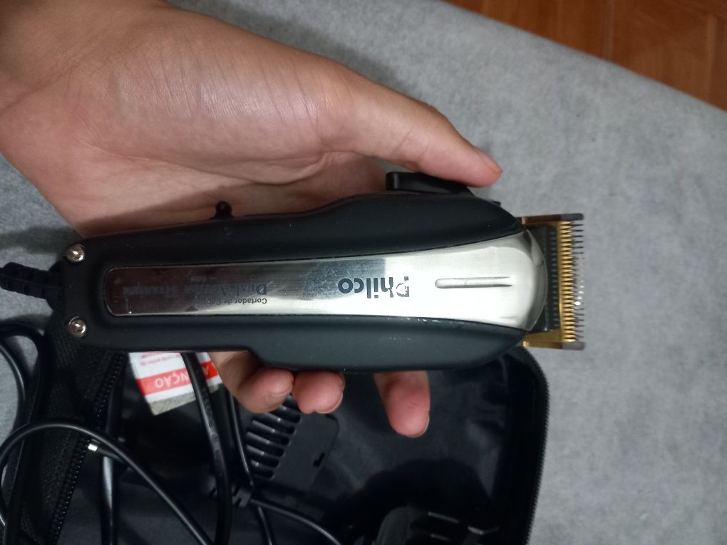 Máquina de cortar cabelo philco 127V