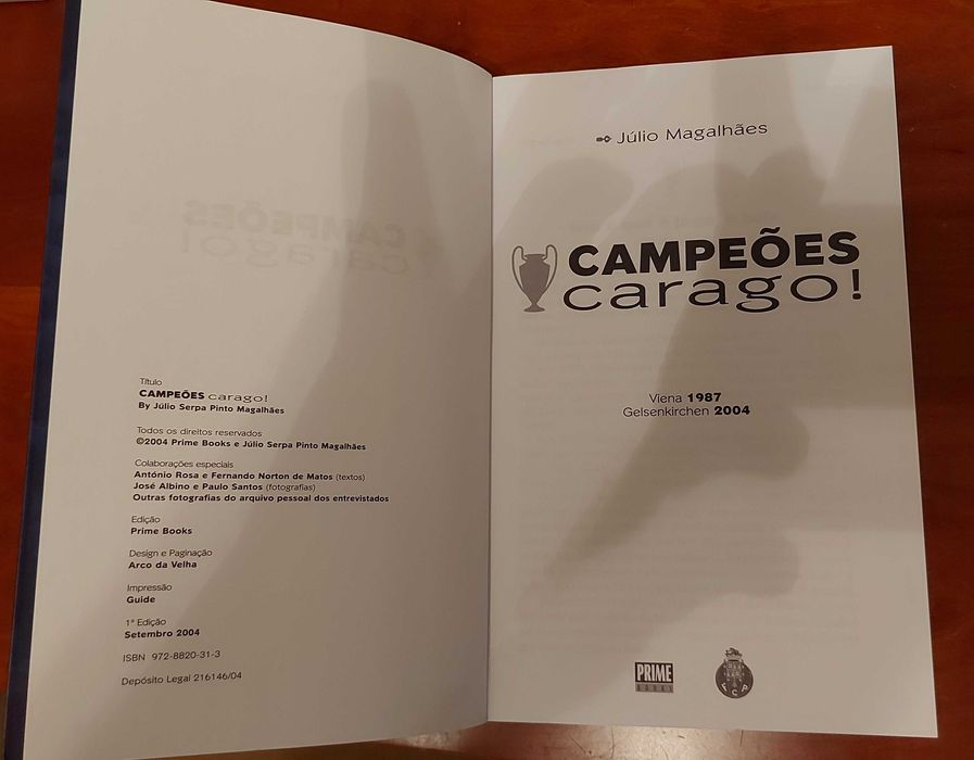 Lote de livros do FC Porto - autoria Júlio Magalhães