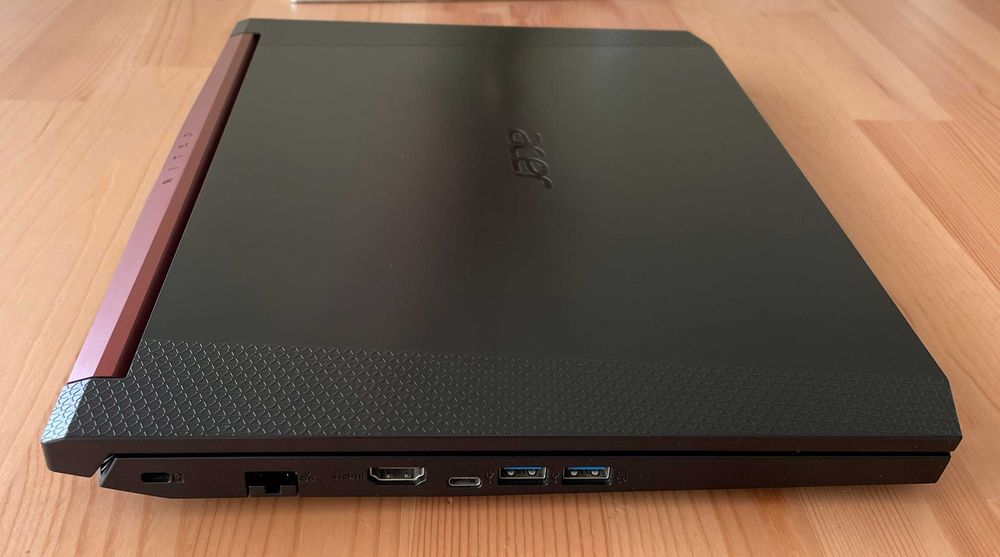 Portátil Gamer Acer Nitro 5 i5 9300H GTX 1650 24GB RAM