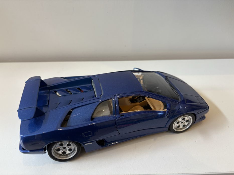Model Lamborghini Diablo 1:18 BBurago Burago (maisto welly)