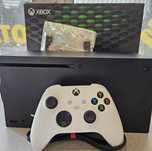 Konsola Xbox Series X z napędem 1TB Używany 1 Pad