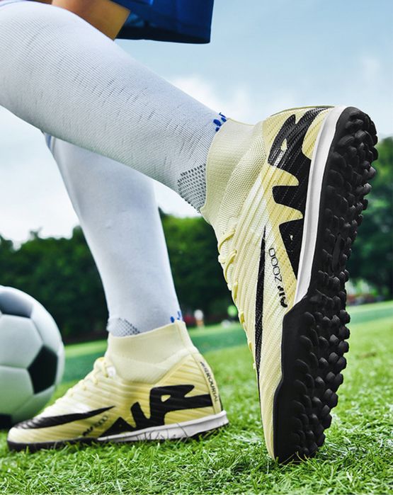 Buty piłkarskie obuwie sportowe turfy orlik futbolówki skarpeta