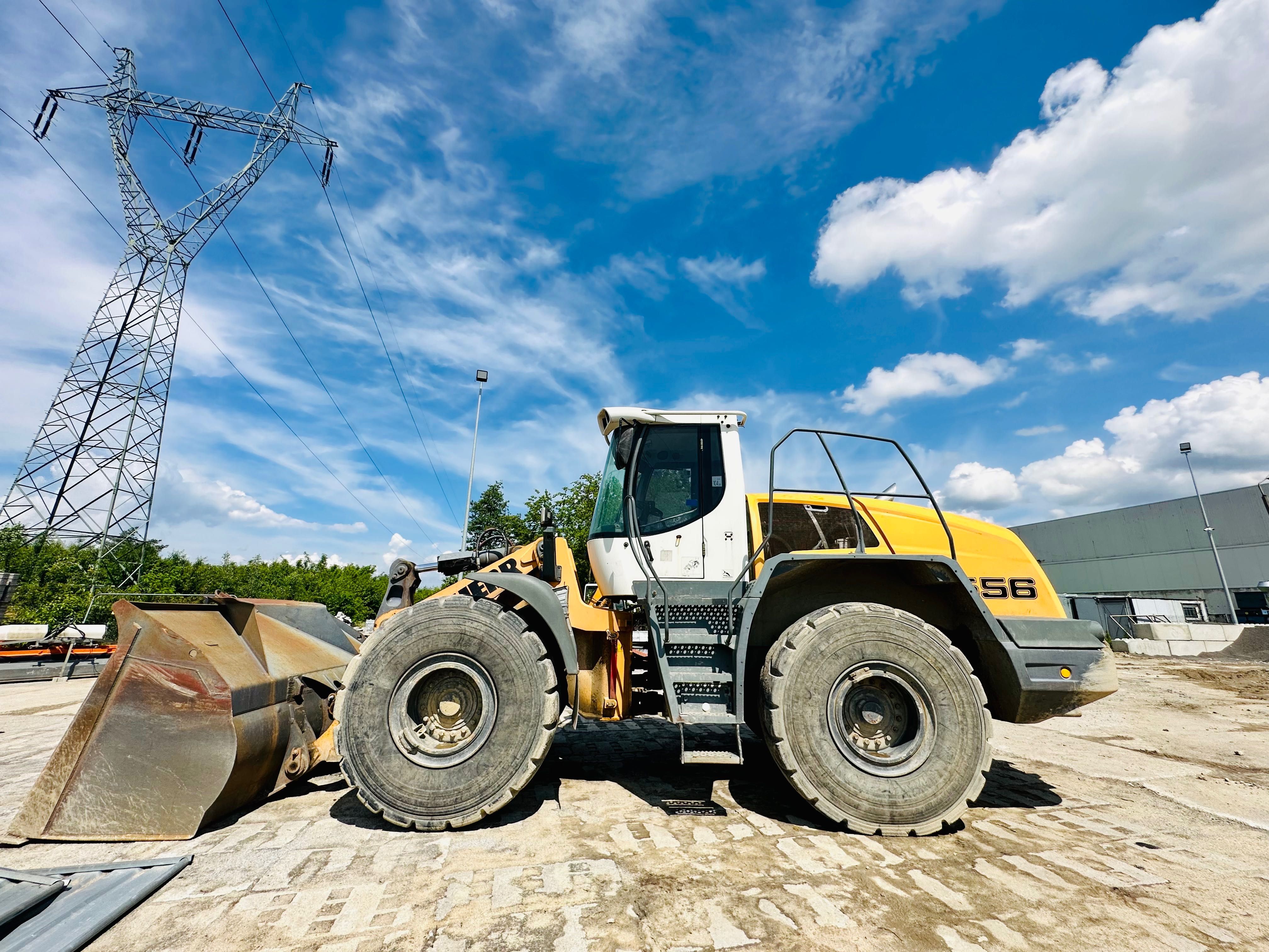 Ładowarka Liebherr L556 ZADBANA
