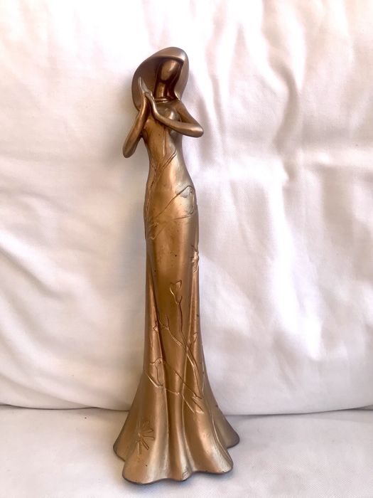 Estatueta senhora dama dourada decorativa antiga