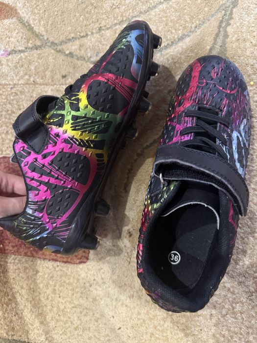 Футбольні бутси, кросівки adidas