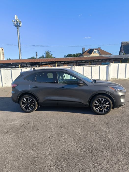 Продам щойно пригнане авто із США FORD ESCAPE