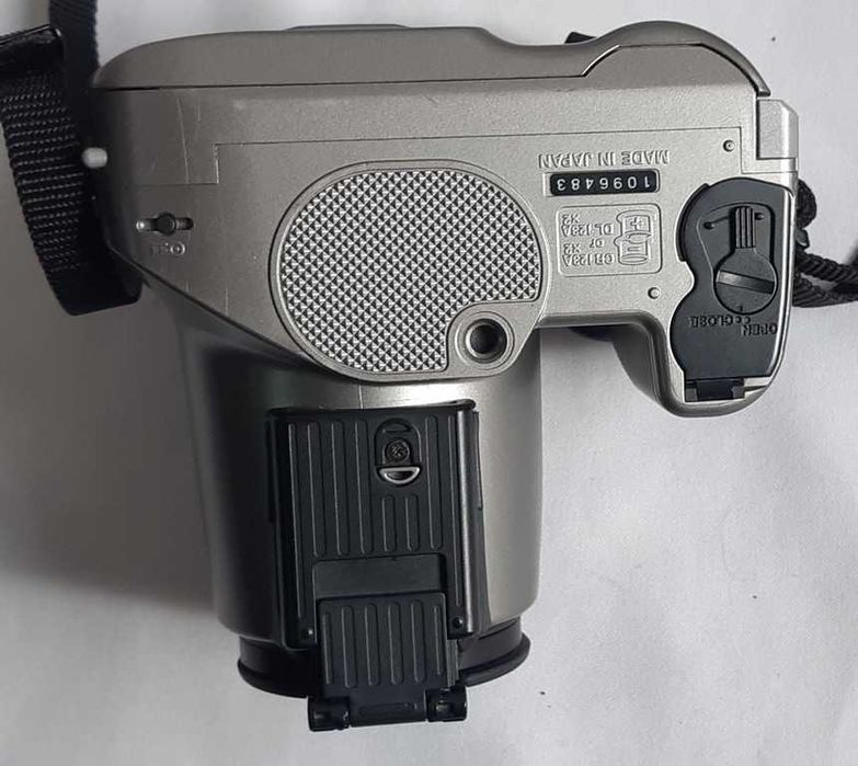 Пленочный зеркальный фотоаппарат Olympus IS-30 DLX.