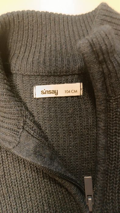 2 swetry chłopięce rozmiar 104