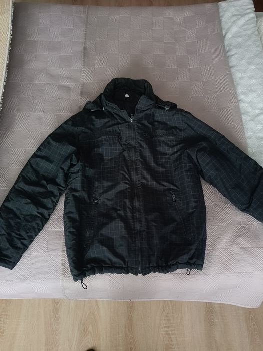 Kurtka zimowa czarna z kratkę
