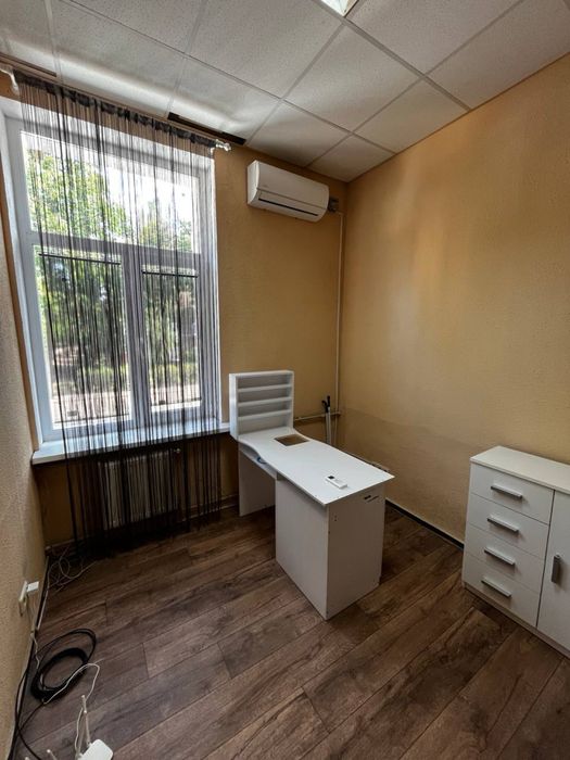 Офис на 95кв. (без мебели)