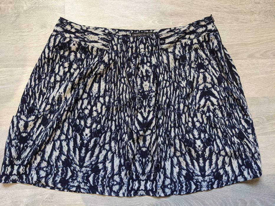 Летняя юбка с большими карманами от Mark&Spenser + футболка, р. 38/M-L