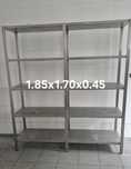 A 82. Movei inox com 4 prateleirass