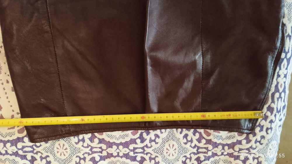 Saias de couro  em bom estado