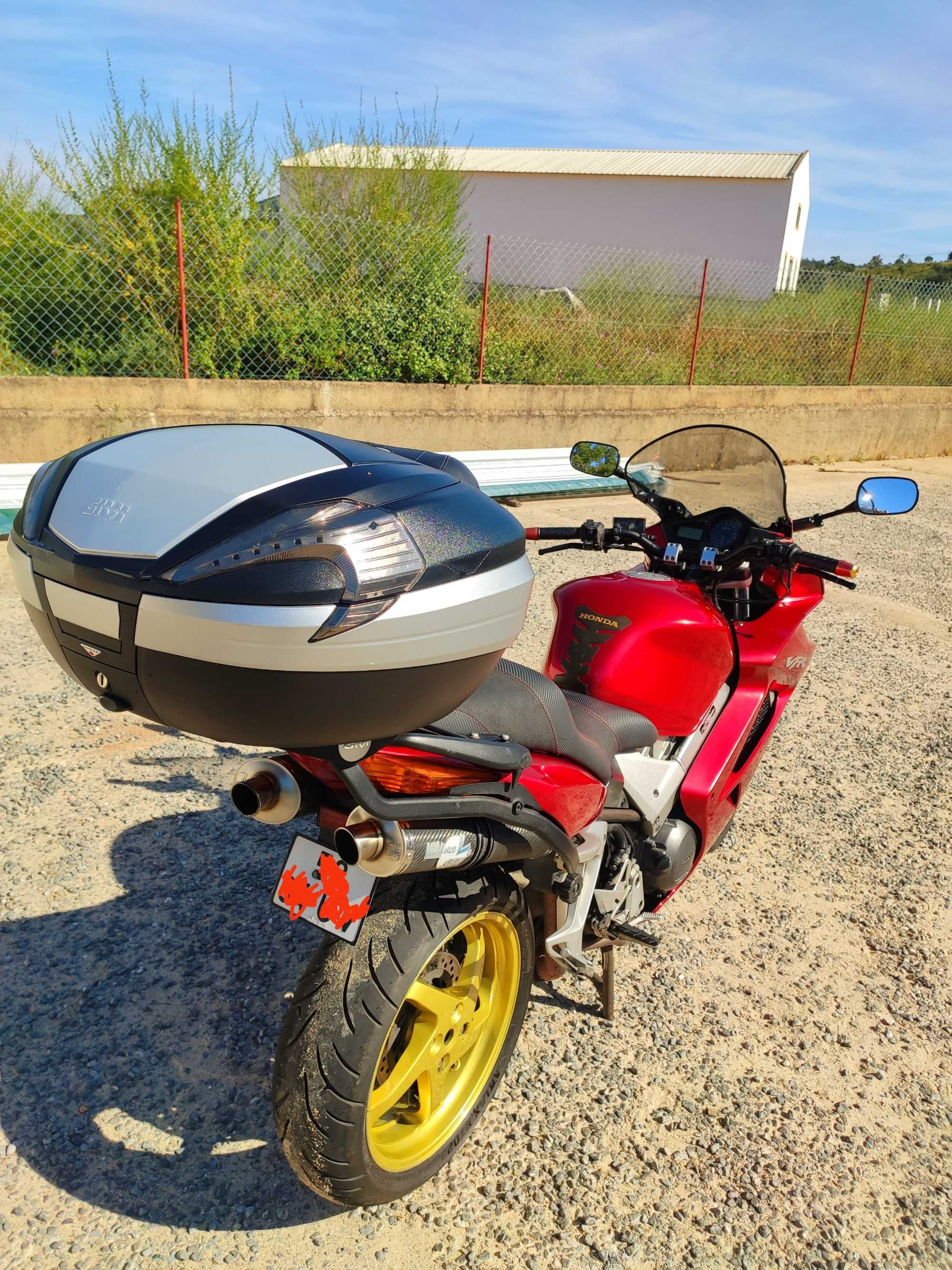 Honda VFR 800 VTEC