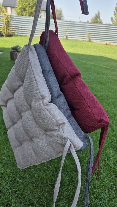 Подушка на вуличні меблі, кухонні стільців. Розмір 400х400