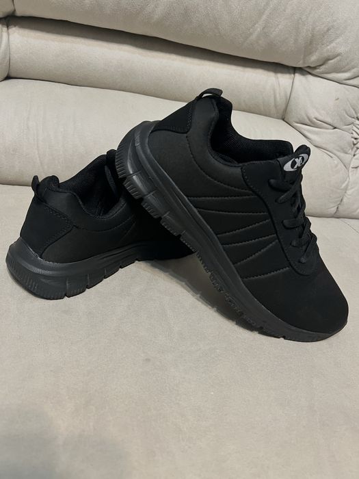 Кроссовки 37-37,5 размер