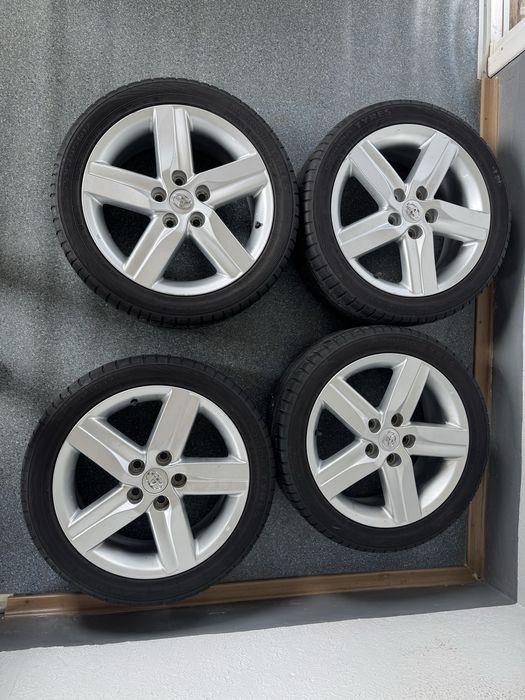 Диски з резиною Nokian R17 225/45