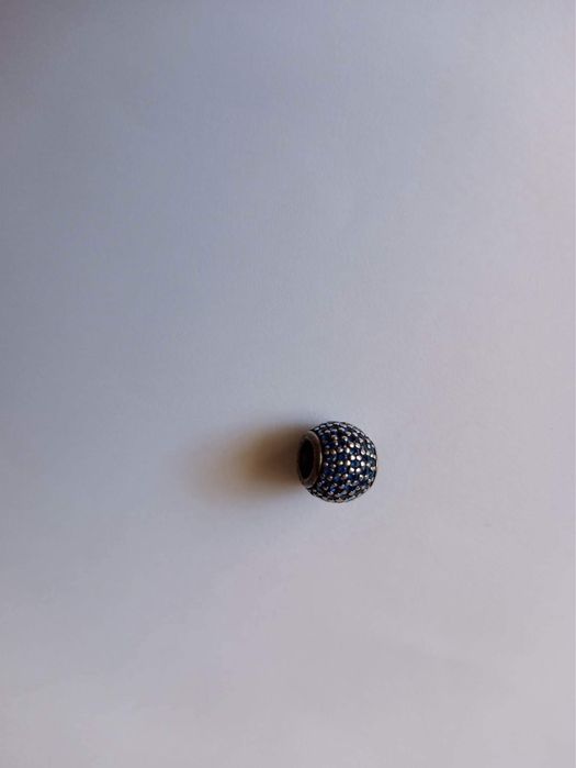 Pandora przywieszka POVE granatowa