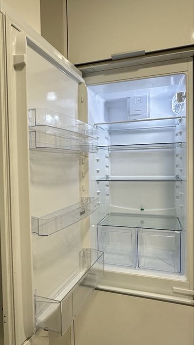 Frigorífico embutido Zanussi