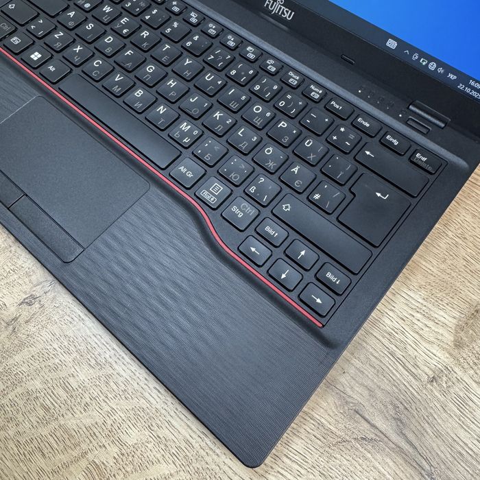 Ноутбук Fujitsu Lifebook E5412 i5-1235u/16Gb/256SSD FHD-IPS
