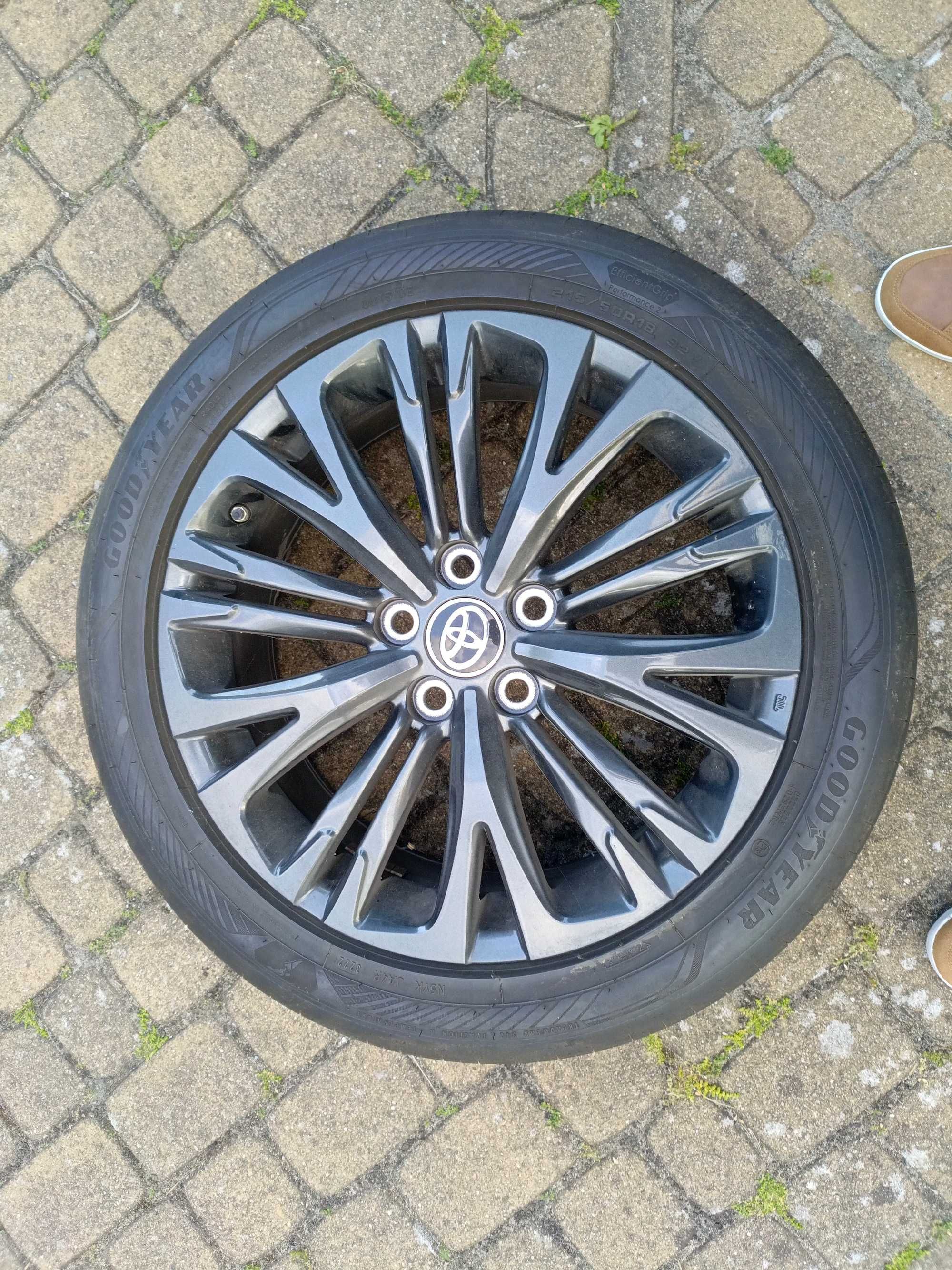 Felgi + Opony letnie Goodyear EfficientGrip Performance 2 - 215/50 r18