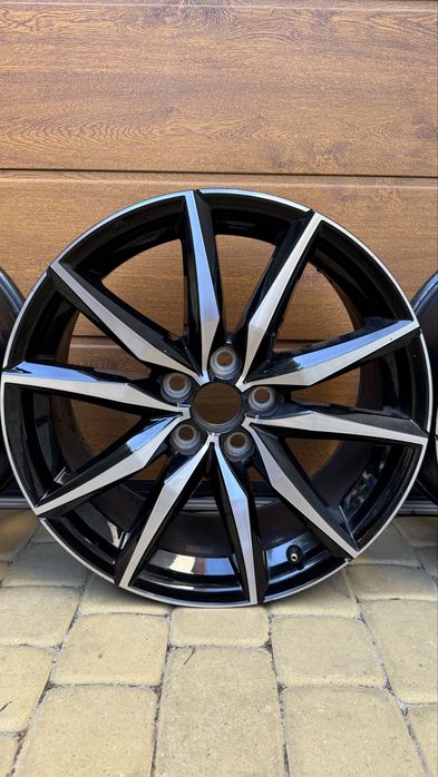 Felgi Toyota Corolla E21 LIFT GR 18 Oryginalna 42611-YP420