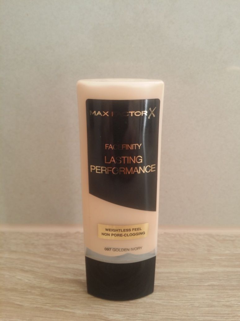 Max Factor lasting performance 097