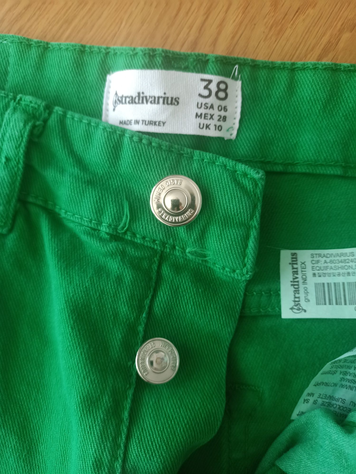 Spodnie jeansowe zielone Stradivarius rozmiar 38
