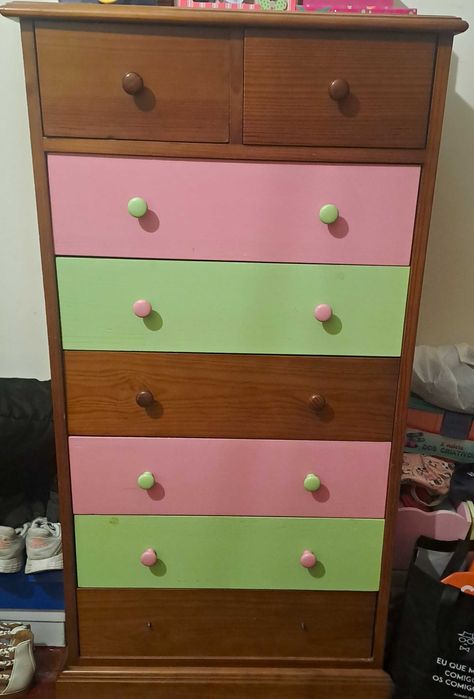 Camiseiro para quarto rapariga