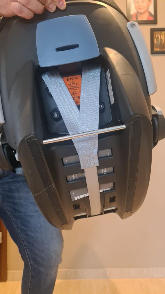 Nowy fotelik samochodowy Cybex Aton 5
