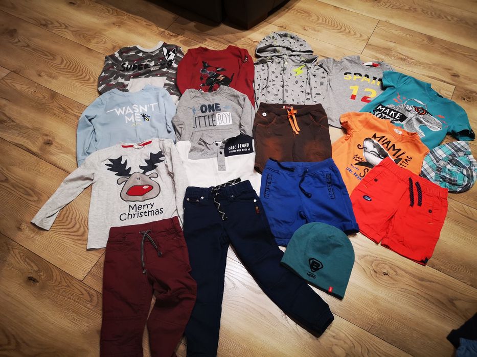 Ubranka dla chłopca r 104