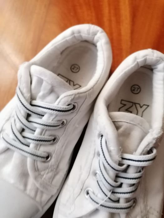 Sapatilhas criança T 27