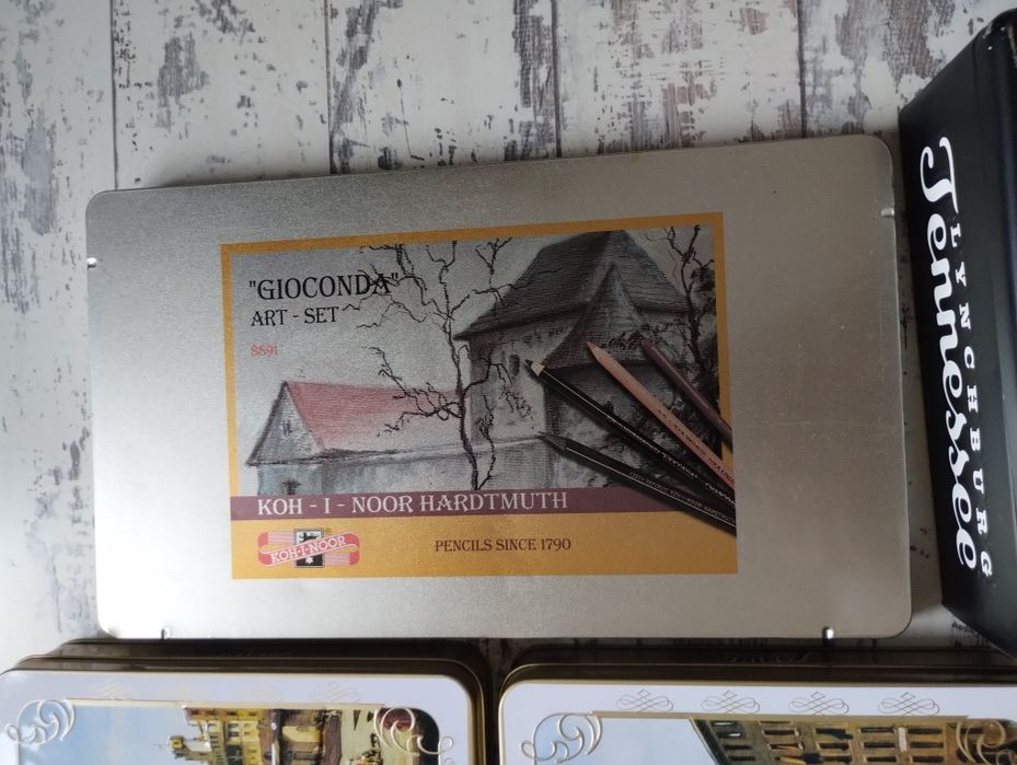 Органайзери металеві жестяні коробки та пластикові