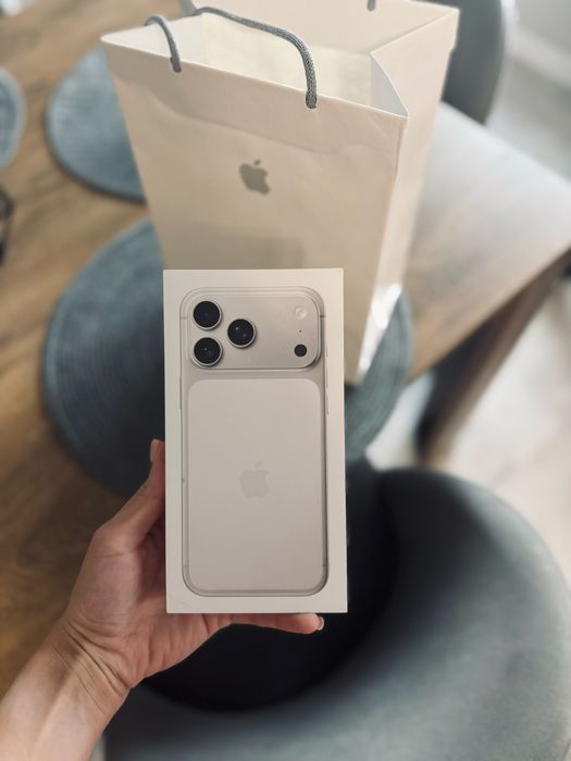 Смартфон Apple iPhone 17 Pro Max 256Gb Silver