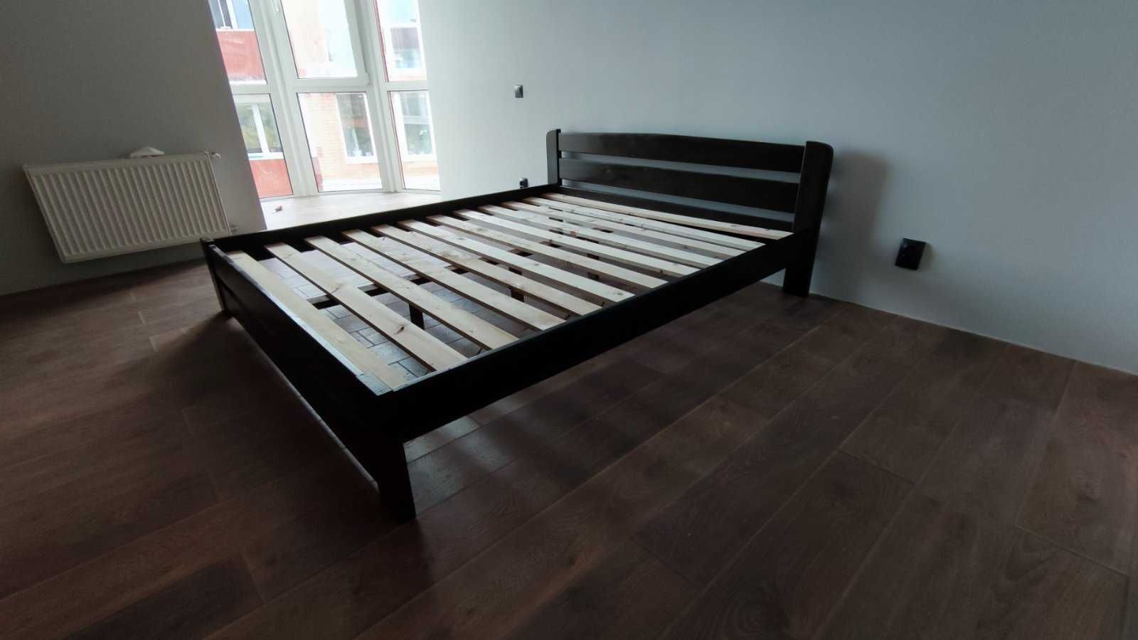 Деревянная кровать 140*200 см.