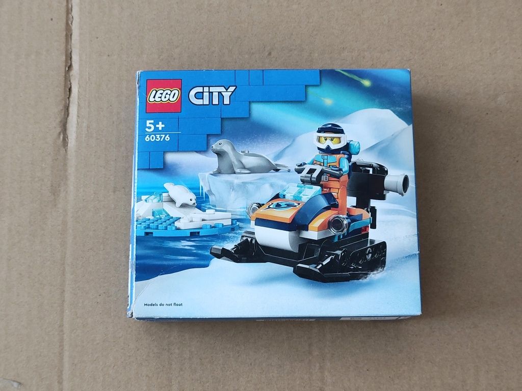 Pudełko od zestawu Lego City 60376 Skuter śnieżny badacza Arktyki