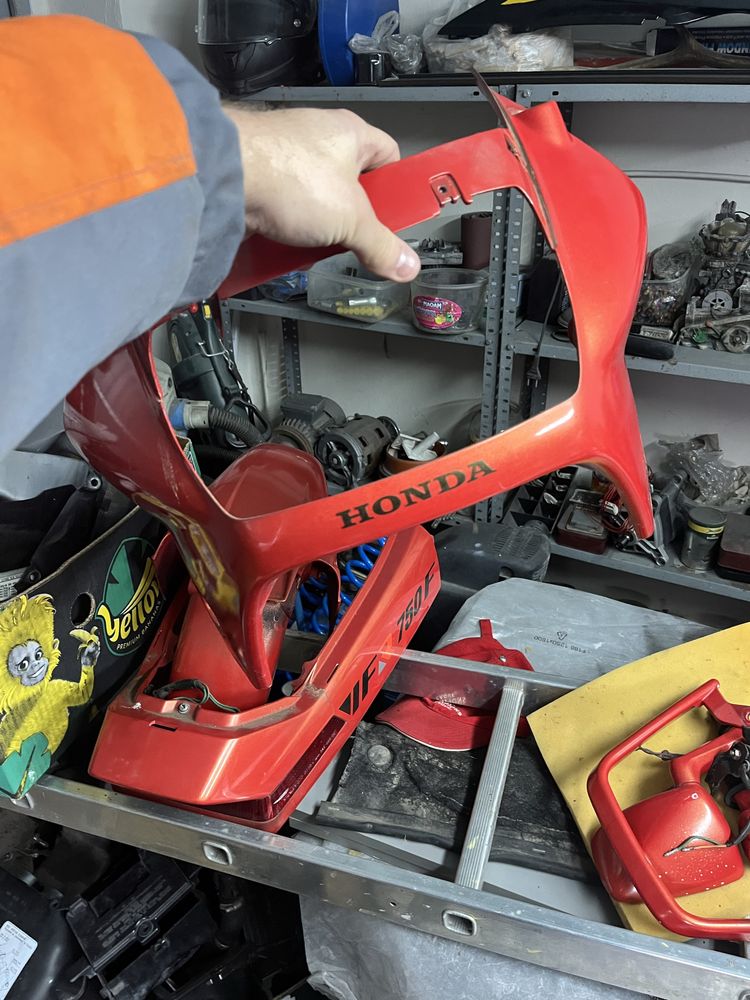 Honda rc24 vfr 750 czesci owiewki lagi kola opony blotnik licznik